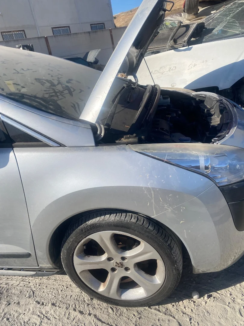 Foto de ALETA DELANTERA DERECHA PEUGEOT 3008 1.6 16V (120 CV / 88 KW)