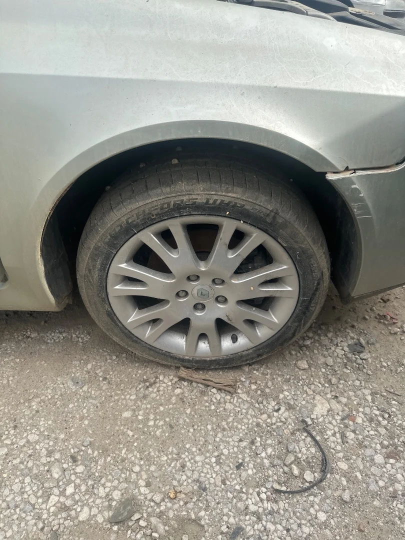 Foto de JUEGO LLANTAS RENAULT LAGUNA II (BG0) 2.0 (135 CV / 99 KW)