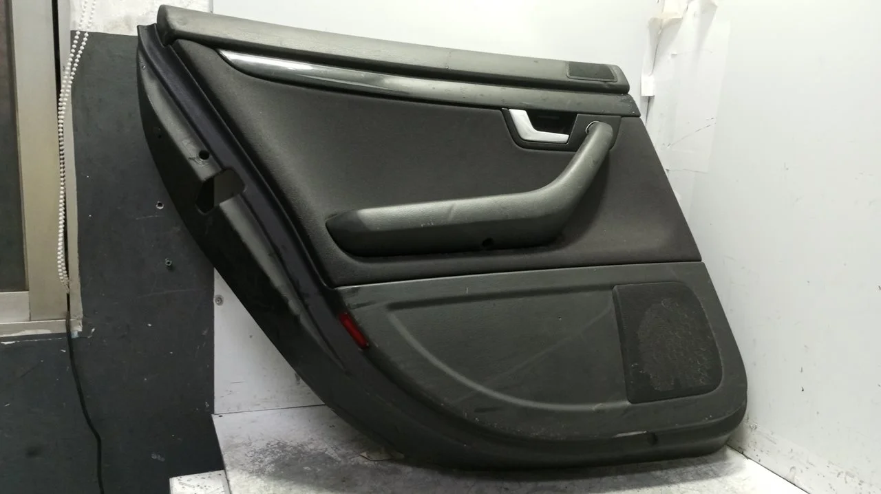 Foto de GUARNECIDO PUERTA TRASERA IZQUIERDA AUDI A4 BERLINA (8E) 1.9 TDI (131 CV / 96 KW) referencia 8E0867305