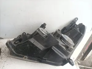 Foto de FARO DERECHO OPEL ASTRA H BERLINA referencia 084421140 foto 3