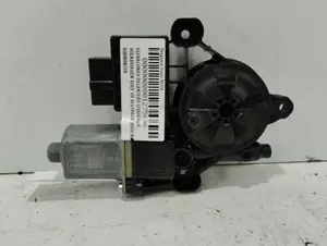 Foto de MOTOR ELEVALUNAS DELANTERO IZQUIERDO VOLKSWAGEN GOLF VII (5G1/BE1) 2.0 TDI (184 CV / 135 KW) referencia 5Q0959812A foto 5