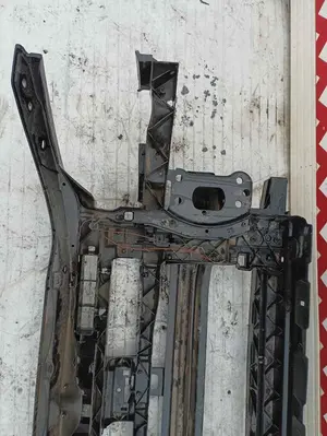 Foto de PANEL FRONTAL NISSAN TERRANO II (R20) 2.7 Turbodiesel (125 CV / 92 KW) referencia 5M0807093B foto 4