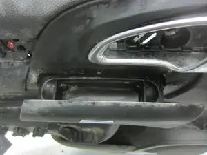 Foto de CENICERO PORSCHE CAYENNE (TIPO 92A) 3.6 CAT (299 CV / 220 KW) referencia 7P5857951 foto 3