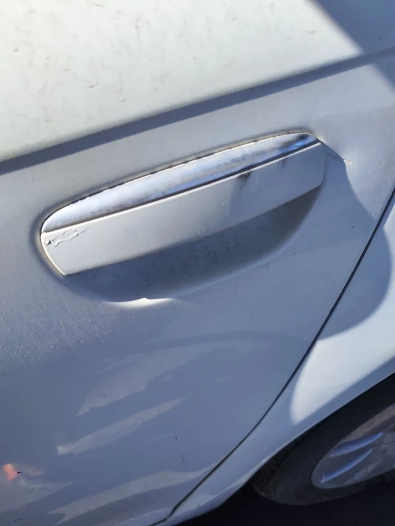 Foto de MANETA EXTERIOR TRASERA IZQUIERDA AUDI A6 BERLINA (4F2) 2.0 TDI (140 CV / 103 KW) referencia 4F0837207B