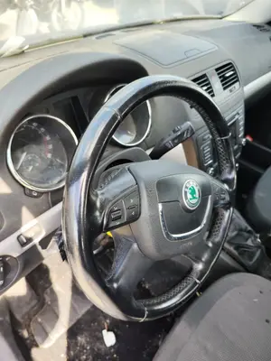 Foto de VOLANTE SKODA YETI (5L)(2009) 2.0 TDI (110 CV / 81 KW) referencia 3T0419091J FKZ