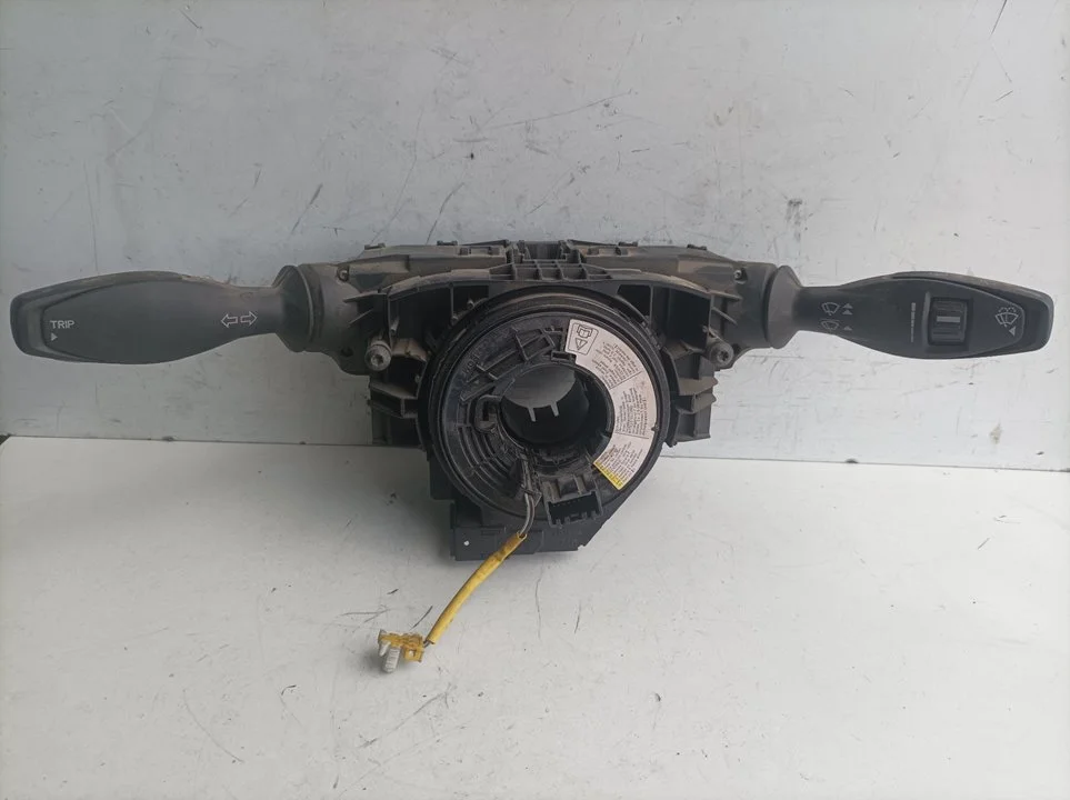 Foto de MANDO MULTIFUNCION FORD FIESTA (CB1) referencia 8A6T13N064