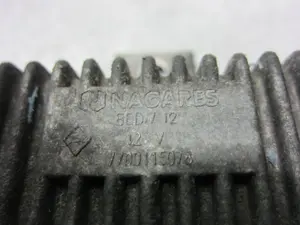 Foto de CAJA PRECALENTAMIENTO RENAULT CLIO III 1.5 dCi Diesel (68 CV / 50 KW) referencia 7700115078 foto 2