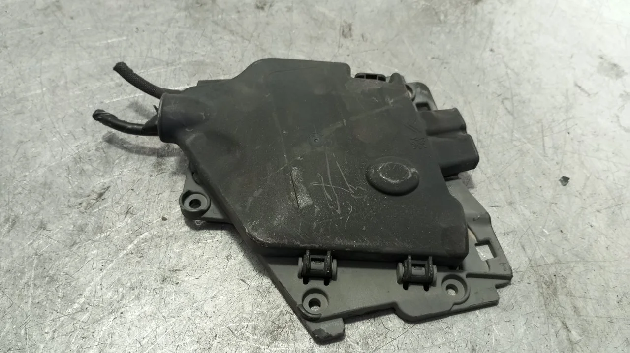 Foto de CAJA RELES / FUSIBLES CITROEN C3 1.0 VTi (68 CV / 50 KW) referencia 9801148580