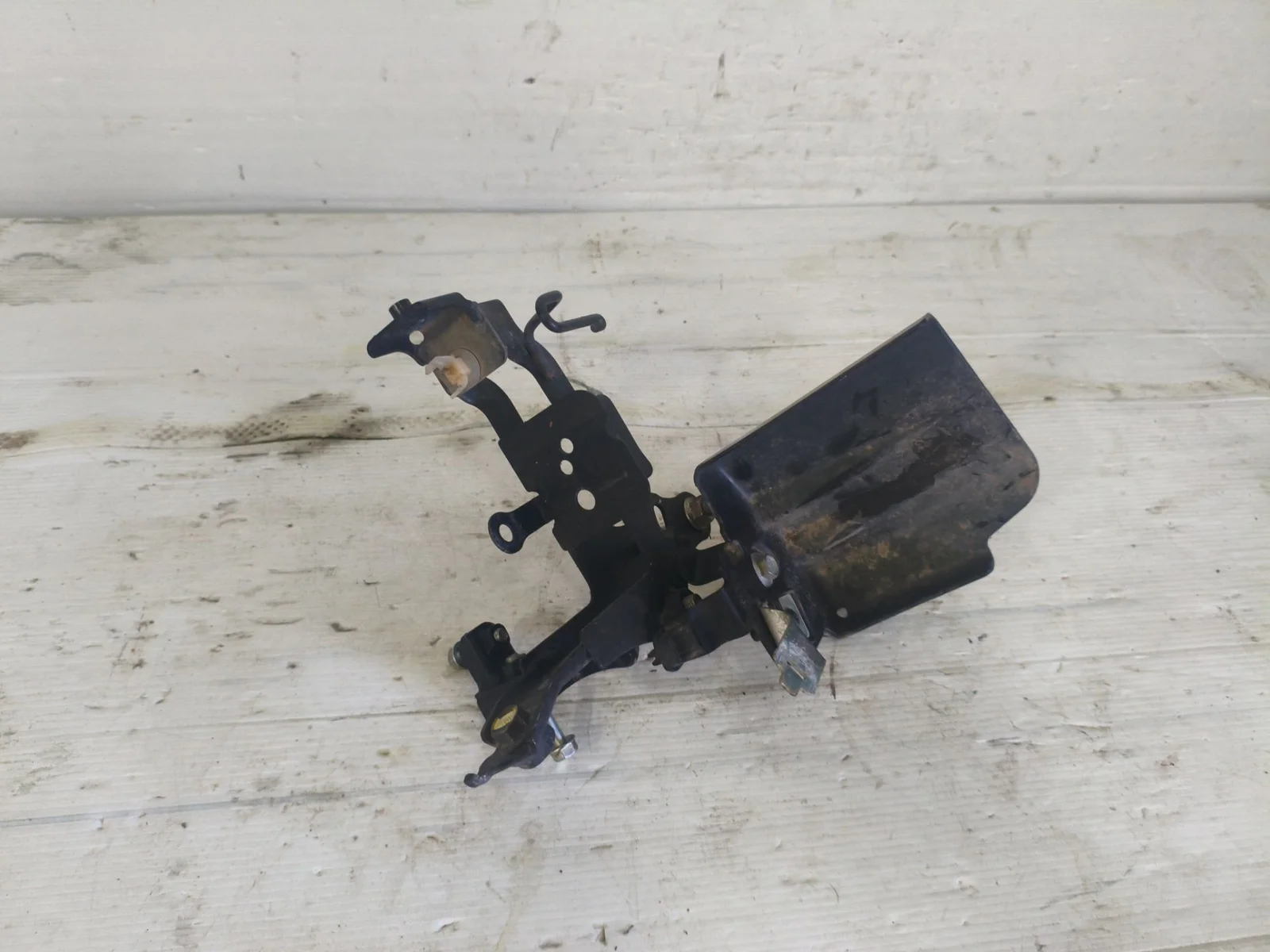 Foto de SOPORTE MOTOR HONDA SH 125I 125 cm3 - 9 kW (12 CV / 9 KW)
