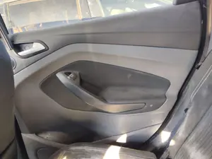 Foto de GUARNECIDO PUERTA TRASERA DERECHA FORD C-MAX (CB7) 1.6 TDCi CAT (116 CV / 85 KW) referencia 1806770