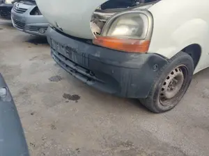 Foto de PARAGOLPES DELANTERO RENAULT KANGOO I (F/KC0) 1.2  (58 CV / 43 KW)