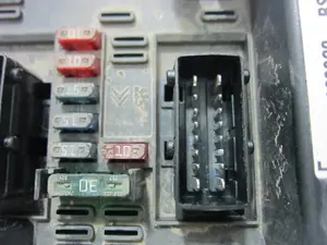 Foto de NO IDENTIFICADO PEUGEOT 206 1.4 HDi (68 CV / 50 KW) referencia 9650663980 foto 3