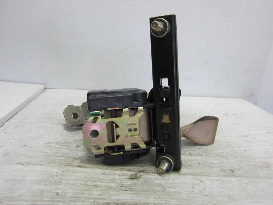 Foto de CINTURON SEGURIDAD TRASERO IZQUIERDO BMW SERIE X5 (E53) 3.0 24V CAT (231 CV / 170 KW) referencia 33000341E