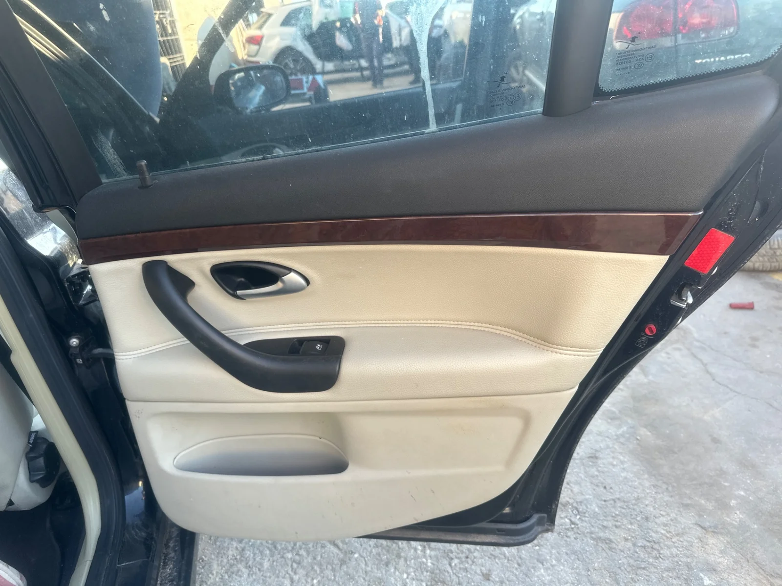 Foto de GUARNECIDO PUERTA TRASERA DERECHA SAAB 9-3 BERLINA 1.9 TiD CAT (150 CV / 110 KW)