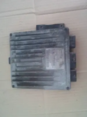Foto de CENTRALITA MOTOR UCE RENAULT MEGANE II BERLINA 3P 1.5 dCi Diesel (101 CV / 74 KW) referencia 7711497052 foto 3