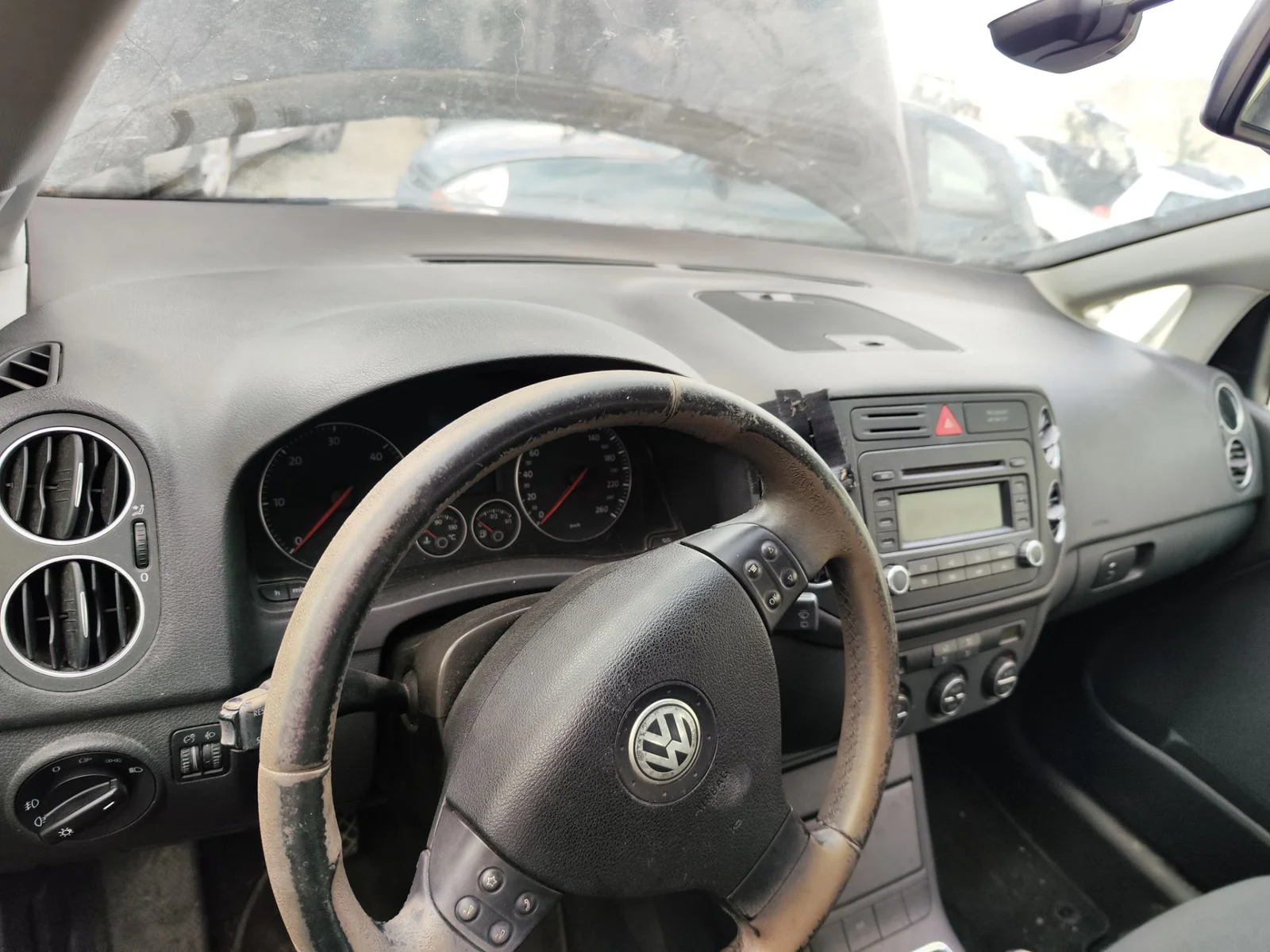 Foto de SALPICADERO VOLKSWAGEN GOLF PLUS V (5M1) 1.9 TDI (105 CV / 77 KW) referencia 5M1857003ABFKZ