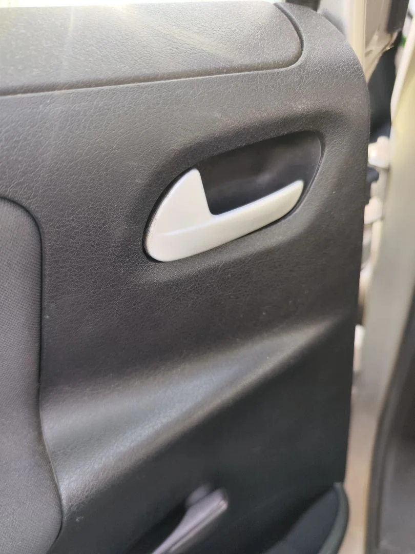 Foto de MANETA INTERIOR TRASERA IZQUIERDA PEUGEOT 207 1.4 HDi (68 CV / 50 KW) referencia 9143L9