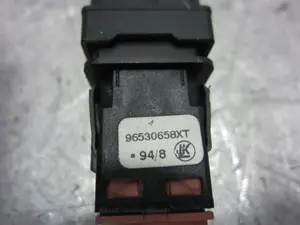 Foto de INTERRUPTOR CITROEN GRAND C4 PICASSO 1.6 16V HDi FAP (109 CV / 80 KW) referencia 96530658XT foto 3