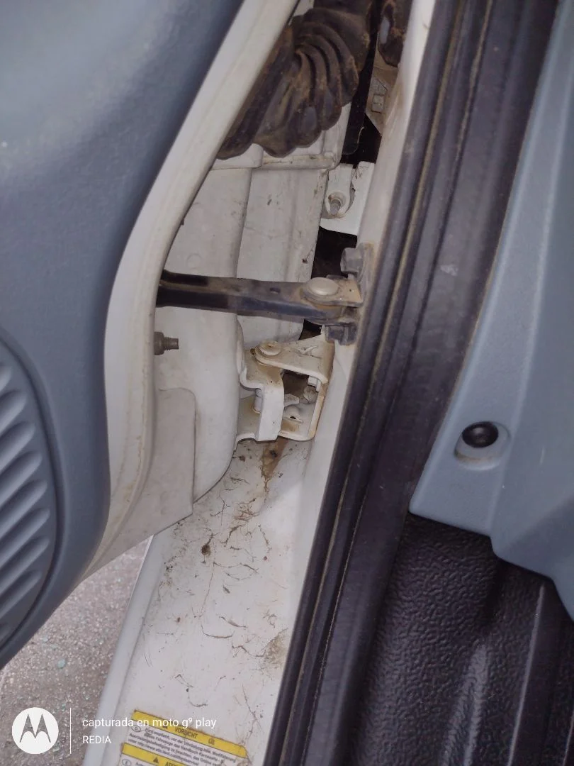 Foto de RETENEDOR PUERTA FORD TRANSIT COMBI (TT9) 2.4 TDCi CAT (116 CV / 85 KW)