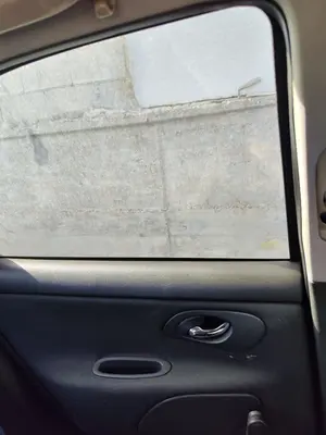 Foto de LUNA TRASERA IZQUIERDA FORD MONDEO BERLINA (GD) 1.8 Turbodiesel CAT (90 CV / 66 KW) referencia 1077080