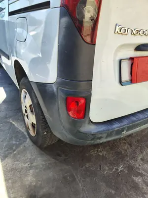 Foto de PARAGOLPES TRASERO RENAULT KANGOO II (F/KW0) 1.5 dCi Diesel CAT (86 CV / 63 KW) referencia 7701478196 foto 3