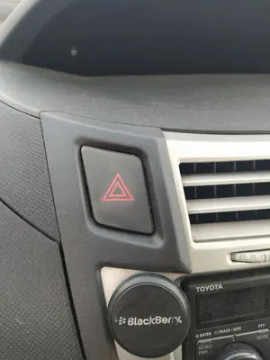 Foto de WARNING TOYOTA YARIS (KSP9/SCP9/NLP9) 1.4 Turbodiesel CAT (90 CV / 66 KW)