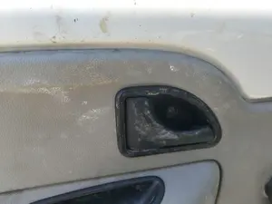 Foto de MANETA INTERIOR DELANTERA IZQUIERDA RENAULT KANGOO I (F/KC0) 1.9 dCi Diesel CAT (84 CV / 62 KW)