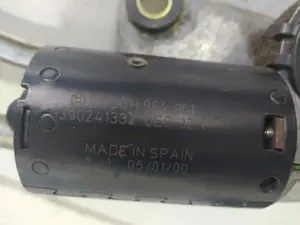 Foto de MOTOR LIMPIA DELANTERO CITROEN XANTIA BERLINA 2.0 HDi CAT (RHY / DW10TD) (90 CV / 66 KW) referencia 0390241337 foto 4