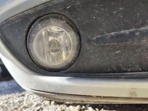 Foto de FARO ANTINIEBLA DERECHO RENAULT CLIO III 1.2 16V (75 CV / 55 KW) referencia 8200002470 foto 3