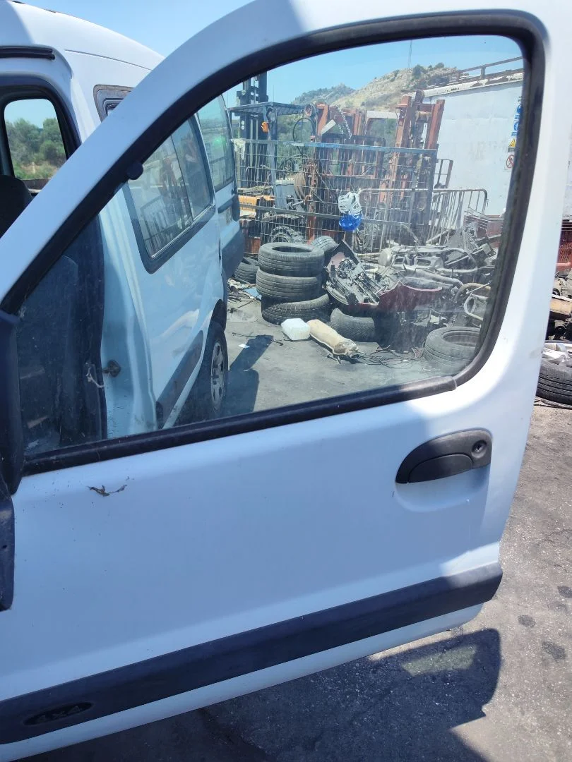 Foto de LUNA DELANTERA IZQUIERDA RENAULT KANGOO I (F/KC0) 1.9 dCi Diesel CAT (84 CV / 62 KW) referencia 7701475290