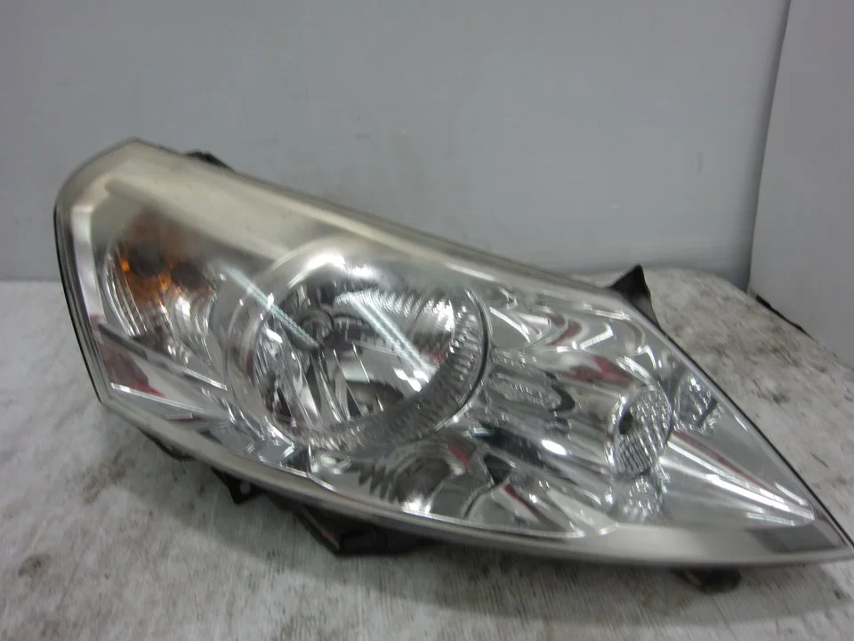 Foto de FARO DERECHO PEUGEOT EXPERT FURGÓN 1.6 HDi FAP (90 CV / 66 KW) referencia 89902604