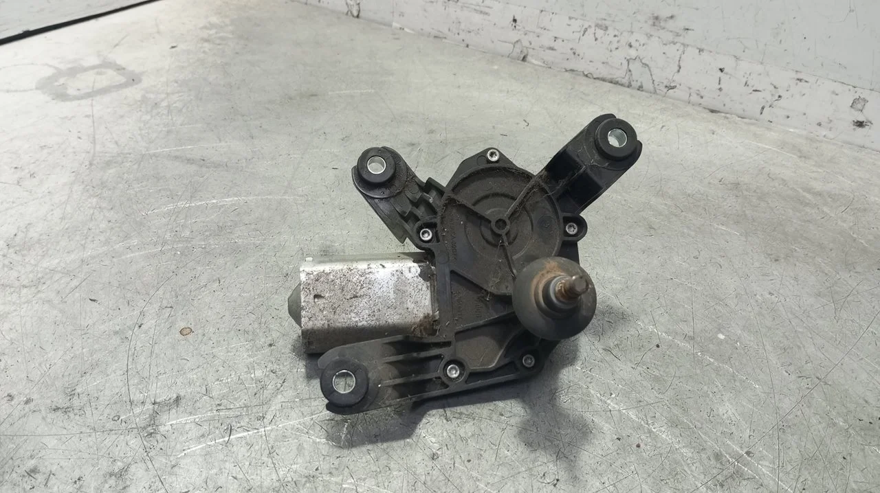 Foto de MOTOR LIMPIA TRASERO OPEL ZAFIRA B 1.9 16V CDTI CAT (Z 19 DTH / LRD) (150 CV / 110 KW) referencia 13145548