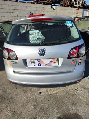 Foto de PORTON TRASERO VOLKSWAGEN GOLF PLUS V (5M1) 1.9 TDI (105 CV / 77 KW)