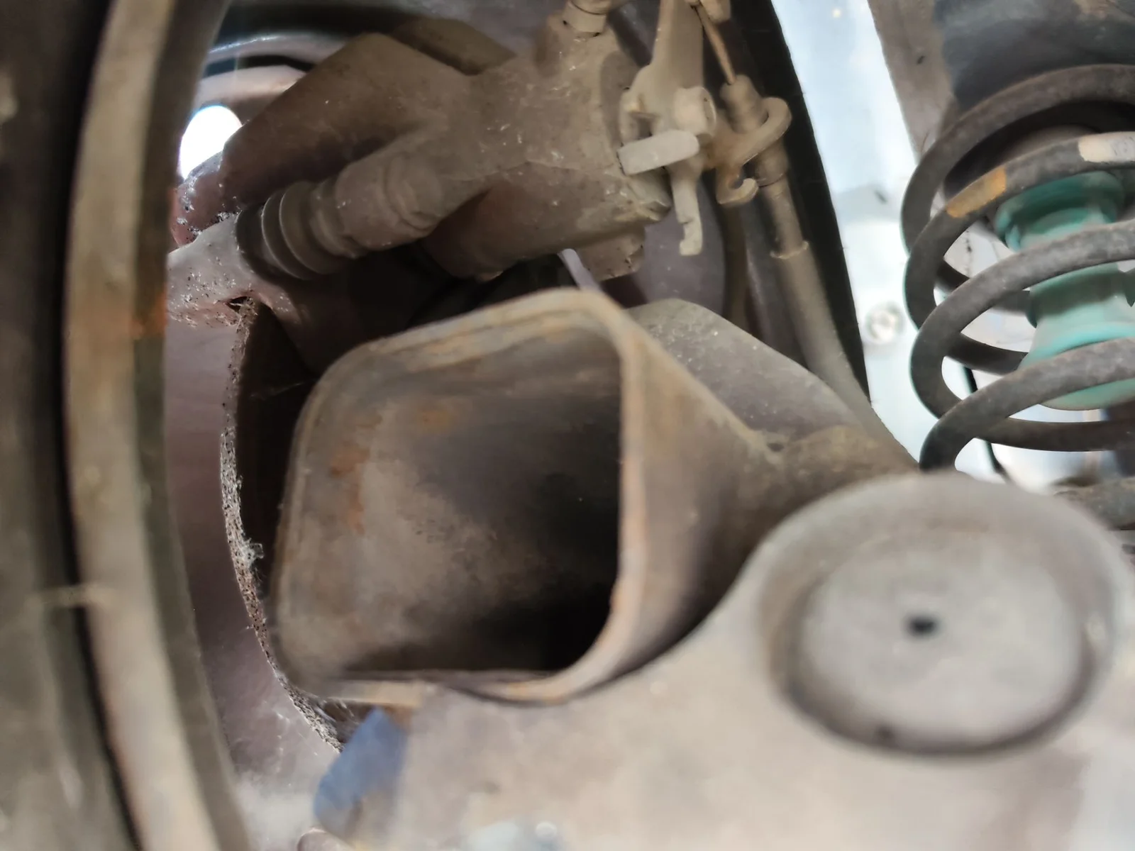 Foto de MANGUETA TRASERA IZQUIERDA RENAULT MEGANE II BERLINA 5P 1.5 dCi Diesel (101 CV / 74 KW)
