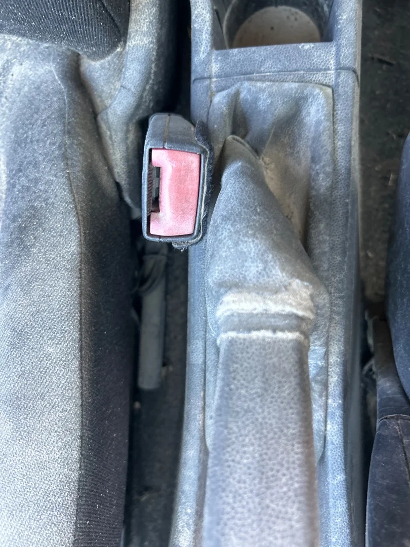 Foto de ENGANCHE CINTURON DELANTERO DERECHO OPEL CORSA D 1.3 16V CDTI (75 CV / 55 KW)