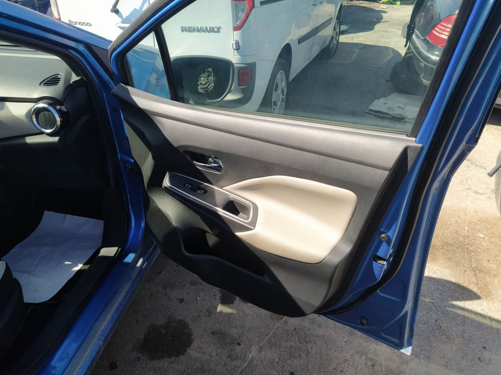 Foto de MANDO ELEVALUNAS DELANTERO DERECHO NISSAN MICRA (K14) 0.9 CAT (90 CV / 66 KW)