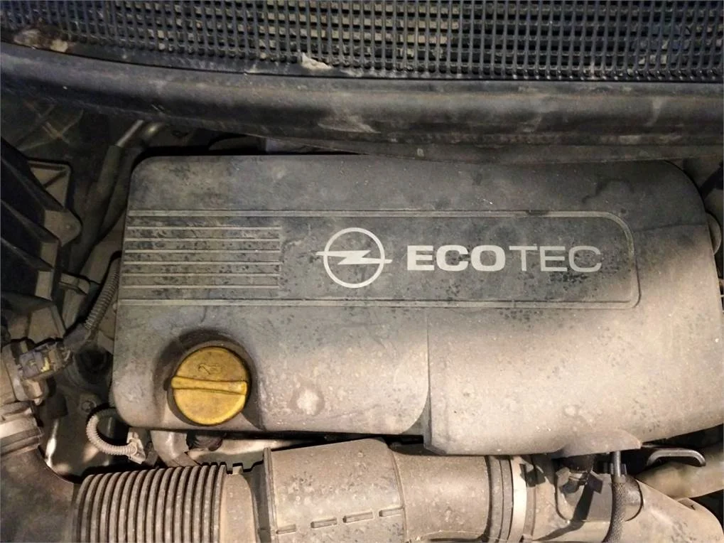 Foto de TAPA MOTOR OPEL MERIVA B