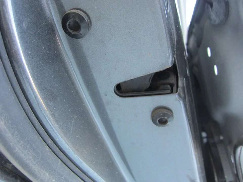 Foto de CERRADURA PUERTA LATERAL IZQUIERDA VOLKSWAGEN TOURAN (1T3) 1.6 TDI DPF (105 CV / 77 KW)