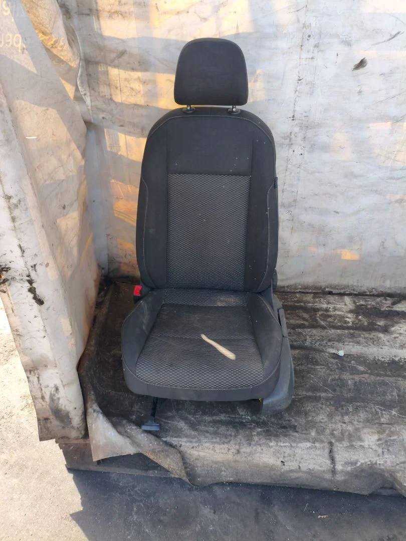 Foto de ASIENTO DELANTERO IZQUIERDO VOLKSWAGEN GOLF VII BERLINA (BQ1/BE2) 1.6 TDI (116 CV / 85 KW)