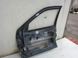 Foto de PUERTA DELANTERA DERECHA VOLKSWAGEN POLO III BERLINA (6N2) 1.4 16V (75 CV / 55 KW) foto 6