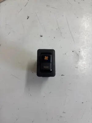 Foto de INTERRUPTOR MITSUBISHI MONTERO (V20/V40) referencia 1X050 foto 2