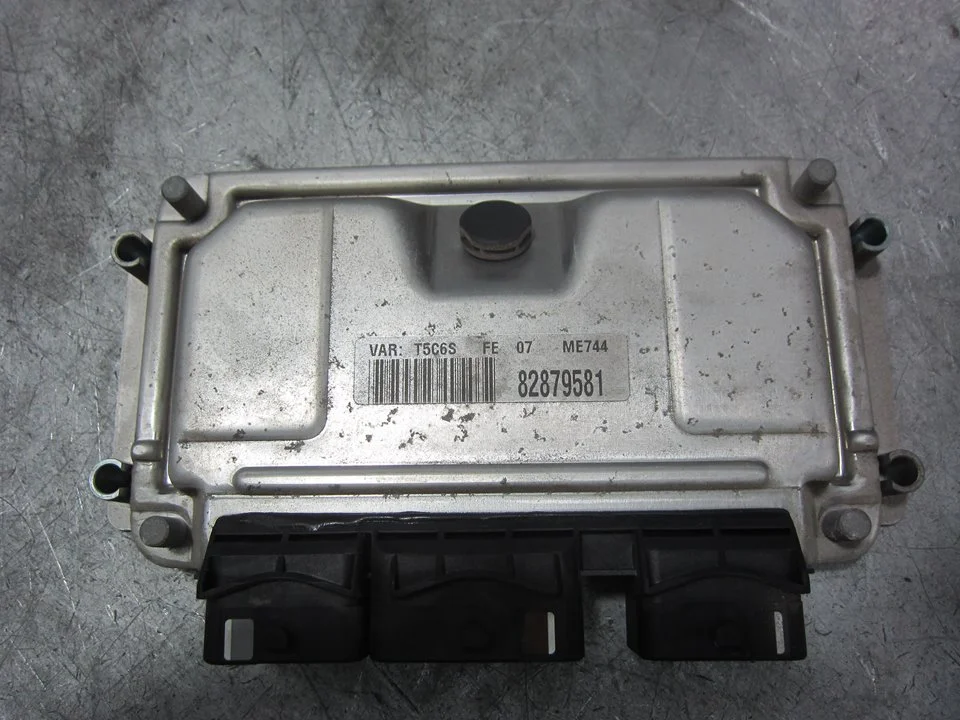Foto de CENTRALITA MOTOR UCE PEUGEOT 307 BREAK / SW (S1)(04.2002) 1.6 16V CAT (109 CV / 80 KW) referencia 9847480580
