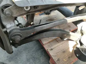 Foto de BRAZO SUSPENSION SUPERIOR TRASERO DERECHO AUDI A5 COUPE (F53) 2.0 16V TDI (190 CV / 140 KW) referencia 8W0505371E foto 2