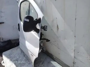 Foto de PUERTA DELANTERA DERECHA OPEL VIVARO FURGÓN/COMBI 2.0 16V CDTI (114 CV / 84 KW) foto 3