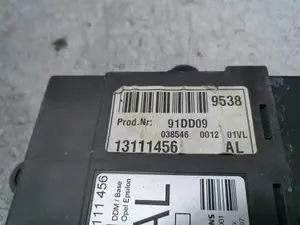 Foto de MODULO ELECTRONICO OPEL VECTRA C BERLINA 2.0 DTI (101 CV / 74 KW) referencia 13111456 foto 4