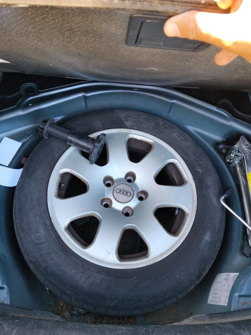 Foto de RUEDA DE REPUESTO AUDI A4 BERLINA (8E) 1.9 TDI (131 CV / 96 KW) referencia 8E0601025 FKZ