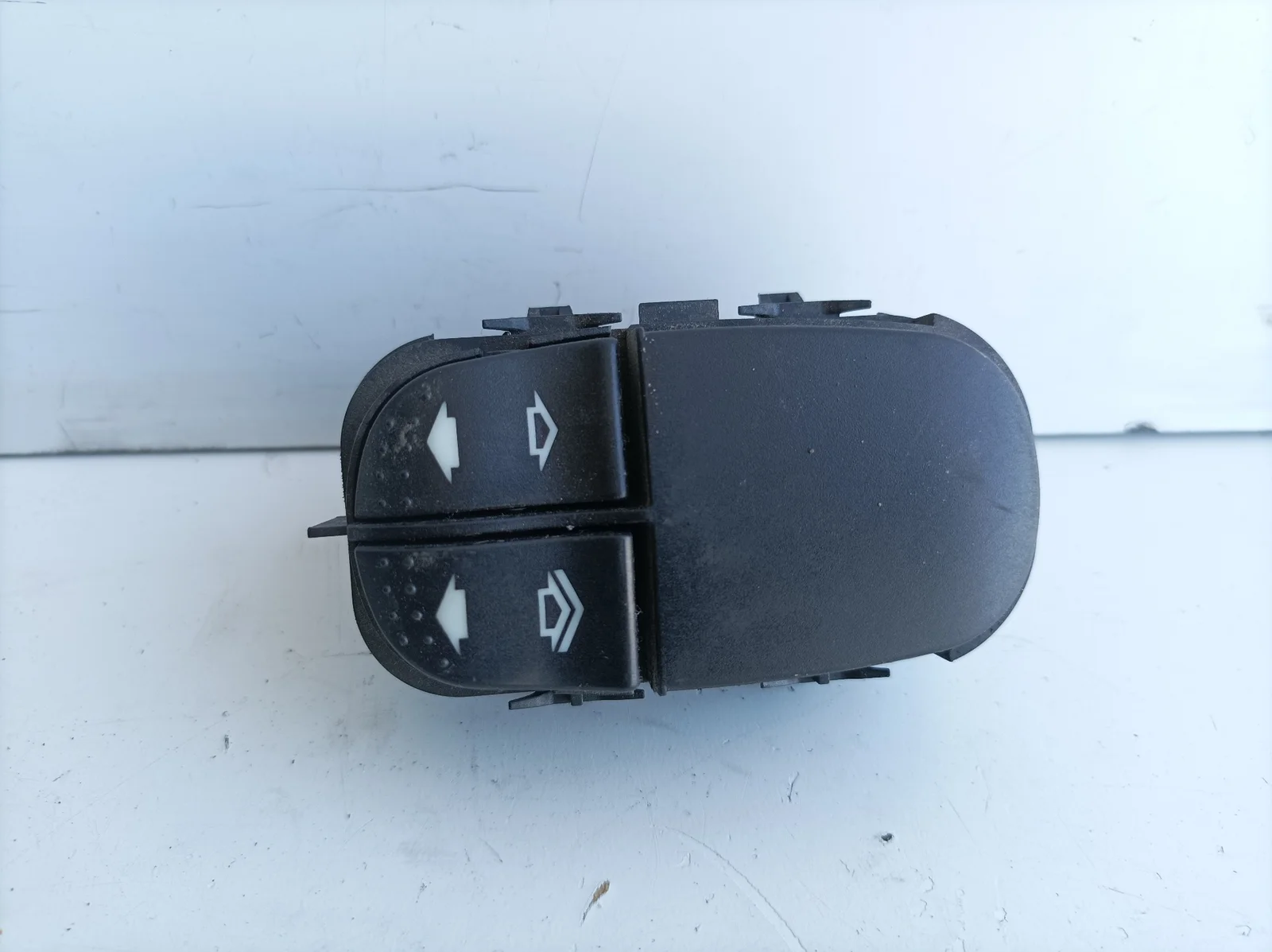 Foto de MANDO ELEVALUNAS DELANTERO IZQUIERDO FORD FOCUS BERLINA (CAK) referencia 03162310