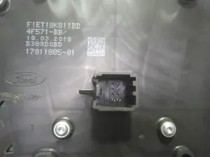 Foto de SISTEMA AUDIO / RADIO CD FORD FOCUS BERLINA (CEW) 1.0 EcoBoost CAT (125 CV / 92 KW) referencia F1ET18K811BD foto 4