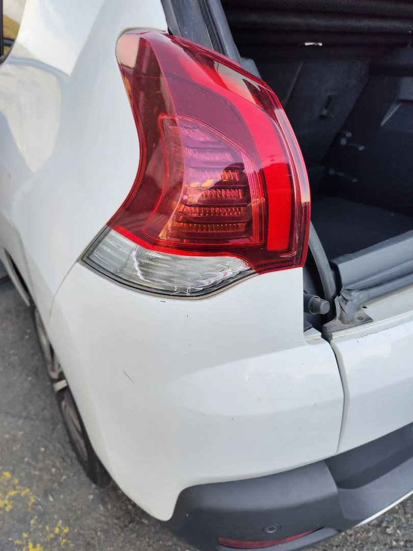 Foto de PILOTO TRASERO IZQUIERDO PEUGEOT 3008 1.6 Blue-HDI FAP (120 CV / 88 KW)
