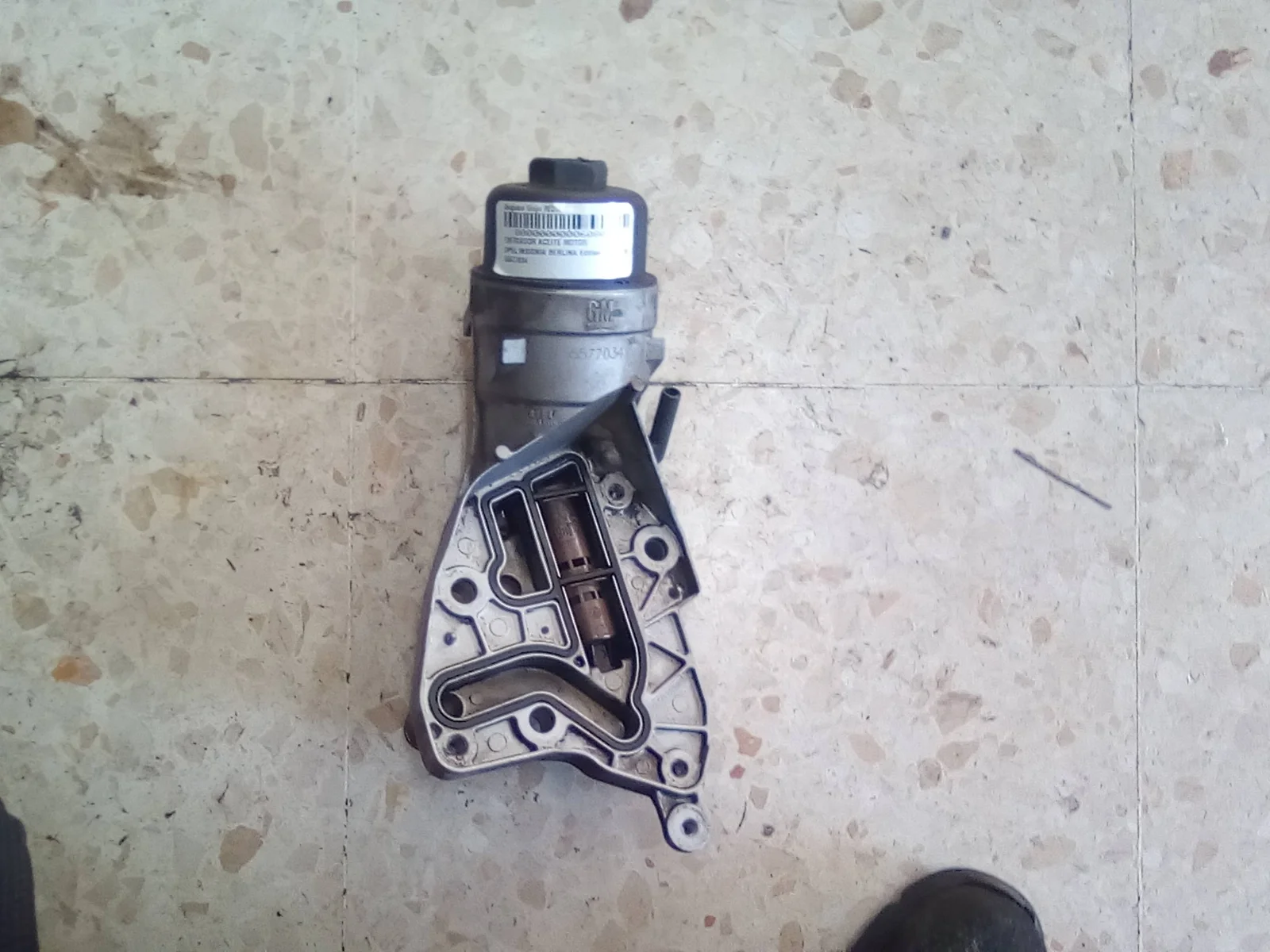 Foto de ENFRIADOR ACEITE MOTOR OPEL INSIGNIA BERLINA referencia 55577034